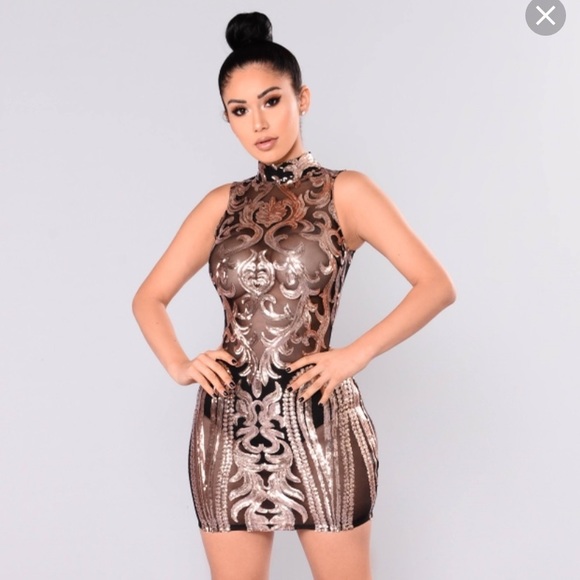 Fashion Nova - Picture 1 of 2